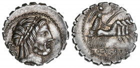 Denario. 83-82 a.C. ANTONIA. Q. Antonius Balbus. Anv.: S.C. Cabeza laureada de Júpiter a derecha. Rev.: Victoria en cuadriga a derecha, debajo S. En e...