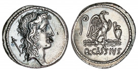 Denario. 55 a.C. CASSIA. Q. Cassius Longinus. Anv.: Cabeza de Bonus Eventus a derecha, detrás cetro. Rev.: Águila a derecha, entre lituo y praeferícul...