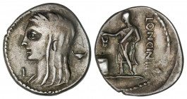 Denario. 55 a.C. CASSIA. L. Cassius Longinus. Anv.: Busto velado de Vesta a izquierda entre letra I y copa. Rev.: Ciudadano romano votando, detrás LON...