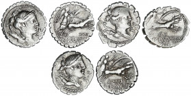 Lote 3 monedas Denario. 79 a.C. CLAUDIA. Ti. Claudius Nero. AR. Todas con reverso: Victoria en biga a derecha. En exergo: TI. CLAVD.(VD nexadas) TI.F....