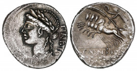 Denario. 46 a.C. CONSIDIA. C. Considius Paetus. Anv.: Cabeza de Venus Erycima a izquierda, detrás PAETI. Rev.: Victoria en cuadriga a izquierda. C. CO...