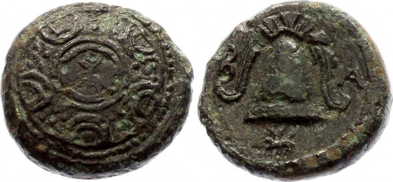 Ancient Greece Dihalk 323 - 310 BC
Copper 4,52 g.; Obv: Macedonian shield; boss...