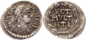 Byzantium Half Siliqua 527 - 537 AD, Justinian I
SB 157, DOC I 27; Silver 0,99 g.; Obv: Diademed, draped and cuirassed bust right. Rev: VOT/MVLT/MTI ...