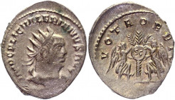 Roman Empire Antoninianus 253 - 268 AD, Gallienus
Silver 3,84 g.; Obv: IMP C P LIC GALLIENVS PF AVG; Radiate and draped bust right. Rev: VOTA ORBIS; ...