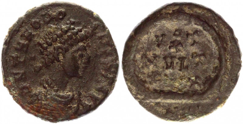 Roman Empire AE Nummus 379 - 383 AD Theodosius I
RIC 21; Copper 2,59g.; Obv: D ...