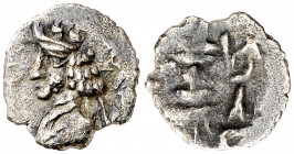 Reino de Persis. (s. I a.C.). Artajerjes II. Óbolo. (S. 6215). Cospel ligeramente faltado. 0,46 g. (MBC/MBC-).