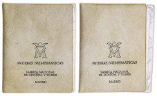 1976. Juan Carlos I. Lote de 2 carteritas de la FNMT. Proof.