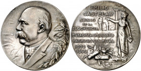 1899. Buenos Aires. Homenaje a Emilio Castelar (1832-1899) en su muerte. Grabador: Gottuzzo. Golpecitos. Plateada. 76,35 g. Ø60 mm. MBC+.