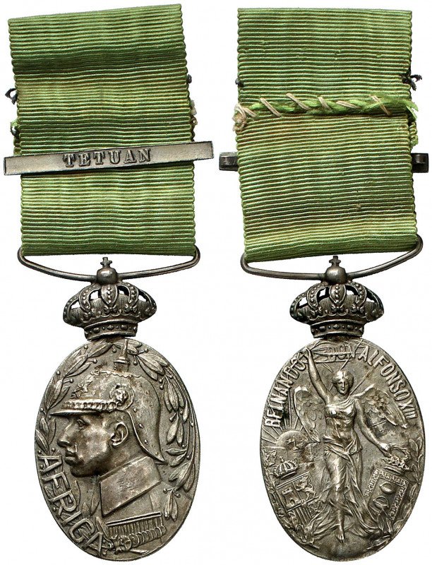1915. Alfonso XIII. Campaña de África. Medalla. (Pérez Guerra 816b var). Con cor...
