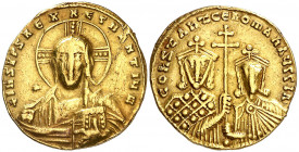 Constantino VII y Romano II (945-959). Constantinopla. Sólido. (Ratto 1905) (S. 1751). Raspadura en borde del anverso. 4,36 g. (MBC).