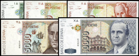 1992. 1000, 2000 (dos), 5000 y 10000 pesetas. Lote de 5 billetes (cuatro sin serie y uno serie 1S). Todos con numeración 000249. Conjunto raro. S/C.