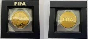 Medaillen
 Kupfermedaille / Copper medal 2015 10 x 10 cm (box), 50 x 50 mm. Vergoldet / Gilted. FIFA-Teilnahmemedaille 65. FIFA-Kongress Zürich. Meda...