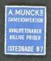 Briefmarkengeld (1941). 1 Öre Marke auf Rs. von Reklameseite A) Originale (1 Öre Marke Michel Nr.195 (1933/39) nicht fluoriszierend). Prägedruck der F...