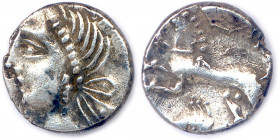 AEDUI Les Éduens Bibracte Mont Beuvray 52-50
Tête féminine au diadème perlé. (ATPTILI). 
R/. Cheval bridé. Dessous, un dauphin. (ORVETIRIX).
DT 3227 ;...