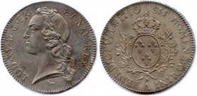 LOUIS XV 1715-1774
Sa tête ceinte d’un bandeau. Renard marque de M. Renard de Petiton. 
R/. SIT NOMEN DOMINI BENEDICTUM. Écu ovale couronné entre deux...