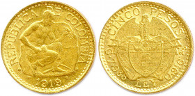 COLOMBIE République 1886-
5 Pesos or 1919 Bogota. (7,98 g) 
Fr 110
Très beau.