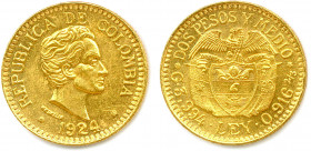 COLOMBIE République 1886-
2 ½ Pesos or 1924 Bogota. (4,02 g) 
Fr 116
Très beau.