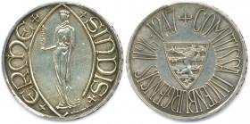 LUXEMBOURG 
JOSÉPHINE CHARLOTTE Grande Duchesse 
1919-1964
Médaille commémorative argent 
Comtesse **Ermesinde (1196-1275) 
Bruxelles. 
(25,30 g)
Supe...