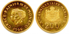MONACO Principauté - RAINIER et GRÅCE 
9 mai 1949 - 6 avril 2005
200 Francs or 1966. (32,11 g) 
Fr 32
Superbe.
