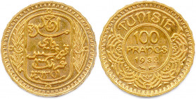 TUNISIE SOUS LE PROTECTORAT 
AHMED II BEY (1929-1942) 1881-1956
100 Francs or 1932 Paris. (6,56 g) 
Fr 14
Très beau.