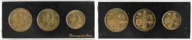 Monaco, Rainier III, coffret de trois essais 10, 20 et 50 centimes, 1962 Paris
A/RAINIER III PRINCE DE MONACO
Tête à droite, au-dessous (date) et de...