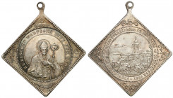 Austria
Austria. Medal clip on the occasion of the 900th anniversary of the parish church of St. Wolfgang in Upper Austria in 1877 

PiD�kny egzemp...