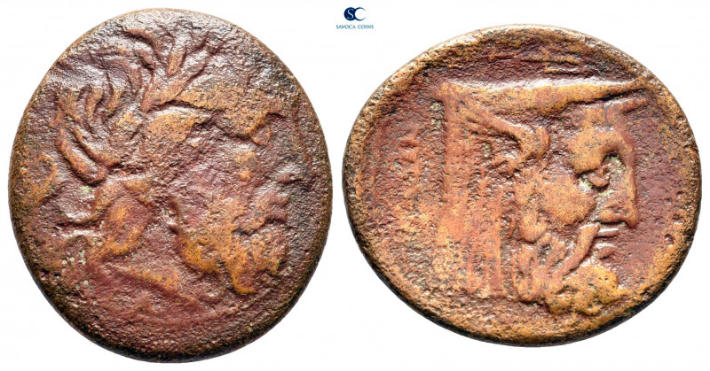 Akarnania. Oeniadae circa 219-211 BC. 
Bronze Æ

22 mm, 5,12 g



nearly ...