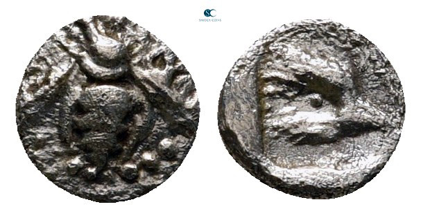 Ionia. Ephesos circa 500-420 BC. 
Tetartemorion AR

6 mm, 0,15 g



very ...