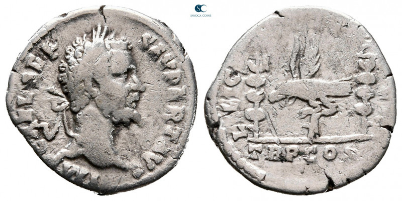 Septimius Severus AD 193-211. Rome
Denarius AR

19 mm, 2,81 g



nearly v...