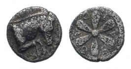AEOLIS. Kyme. Circa 350-250 BC.AR Obol. Fore part horse right / rosette. SNG Copenhagen 34.Good very fine.

Weight : 0.2 gr

Diameter : 7 mm