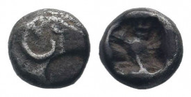 TROAS.Kebren.Circa 5th Century. AR Obol. Head of ram right / Incuse square.Very fine.

Weight : 1.2 gr

Diameter : 8 mm