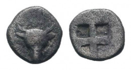 TROAS.Lamponeia. 4th Century BC. AR Hemiobol.Bull’s head facing / Quadripartite incuse square.SNG Tubingen 2648.Very fine.

Weight : 0.4 gr

Diameter ...