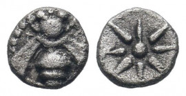 IONIA.Ephesos.Bee / Star with eight rays.SNG Kayhan 135; SNG Tubingen 2759; MK 46.Very fine.

Weight : 0.2 gr

Diameter : 6 mm