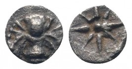 IONIA.Ephesus.Bee / Star with eight rays.SNG Kayhan 135; SNG Tubingen 2759; MK 46.Very fine.

Weight : 0.3 gr

Diameter : 6 mm