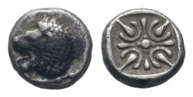 IONIA.Miletos.Circa 480-450 BC.AR Obol.Forepart of lion / Incuse punch with stellate pattern. SNG.Kayhan.476; SNG Copenhagen 944.Very fine.

Weight : ...