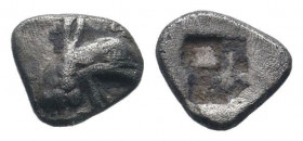 IONIA.Teos. Circa 500-450 BC.AR Obol.Head of griffin right / Quadripartite incuse square.SNG Copenhagen Supp. 339.Very fine.

Weight : 0.2 gr

Diamete...