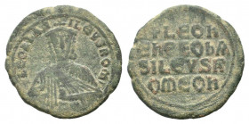 LEO VI.886-912 AD.Constantinople mint.AE Follis.+ LEOn bAS-ILEVS ROM; crowned bust of Leo facing, wearing chlamys, holding akakia in left hand / + LEO...