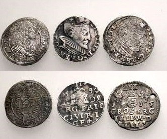 3 Ancient coins.SOLD AS SEEN. NO RETURN.