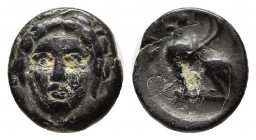 TROAS. Gergis. Ae (Circa 400-241 BC).
Obv: Head of Sibyl Herophile facing.
Rev: Sphinx seated left, raising forepaw; Γ to right.
Cf Numismatik Naumann...