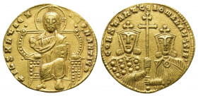 Constantine VII and Romanus II (945-959).
Solidus. Constantinople, 945-946. + IhS XΛS RЄX RЄGNANTIЧM. Christ, nimbate, seated facing on wide lyre-back...
