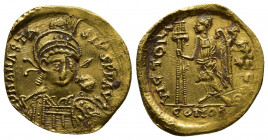 Anastasius I (491-518 AD). AV Solidus (19 mm, 3.84 g), Constantinople, c. 491-498.
Obv. D N ANASTASIVS P P AVG, Helmeted, pearl-diademed and cuirassed...