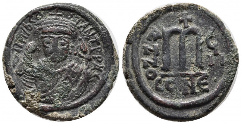 Tiberius II Constantine. 578-582. Æ Follis (30mm, 12.46 g). Constantinople mint,...