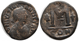 Justinian I. 527-565. AE follis (39 mm, 16 g). early, pre-dated type. Constantinople mint, Struck 527-537. D N IVSTINI-ANVS PP AVG, diademed, draped a...