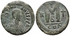 Justinian I. 527-565. Æ follis (31 mm, 17.19 g). Constantinople mint, Struck 527-537. D N IVSTINIANVS PP AVG, diademed, draped and cuirassed bust righ...