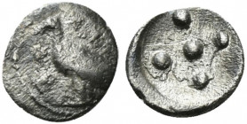 Sicily, Akragas, c. 470-420 BC. AR Pentonkion (6mm, 0.21g). Eagle standing l. on Ionic column. R/ Five pellets. Westermark, Coinage, Group III, 517; S...