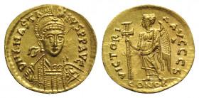 Anastasius I (491-518). AV Solidus (21mm, 4.49g, 6h). Constantinople, 492-507. Helmeted and cuirassed bust facing slightly r., holding spear over shou...
