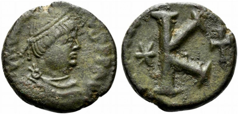 Justinian I (527-565). Æ 20 Nummi (21mm, 7.37g, 6h). Rome, 537-542. Diademed, dr...