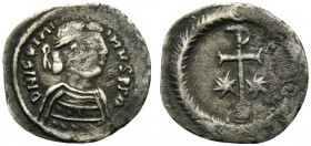 Justinian I (527-565). AR Half Siliqua (15mm, 0.80g, 6h). Ravenna. Diademed, draped and cuirassed bust r. R/ Rho-headed cross, surmounting globus; sta...