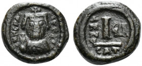 Heraclius (610-641). Æ 10 Nummi (13mm, 4.36g, 6h). Catania, year 9 (618/9). Crowned, draped and cuirassed bust facing, holding globus cruciger. R/ Lar...