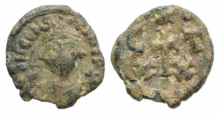 Constans II (641-668). Æ 20 Nummi (19mm, 3.75g, 12h). Carthage, 647-659. Crowned...